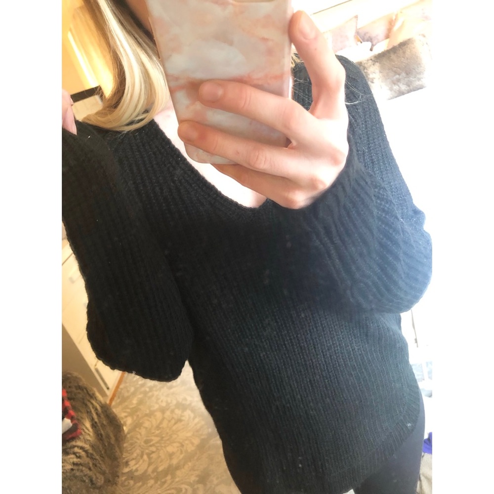 Sweater - Picture 5 of 6